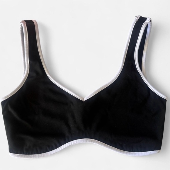 LASLULU Black and White Sports Bra - Picture 2 of 4